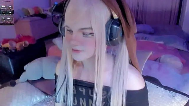 Snapshot of Angelica_Reborn chatting on October 4, 6:44 am Angelica Reborn online show from October 4, 6:44 am