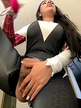 Snapshot of KarolVega- chatting on October 31, 3:02 pm KarolVega- online show from October 31, 3:02 pm