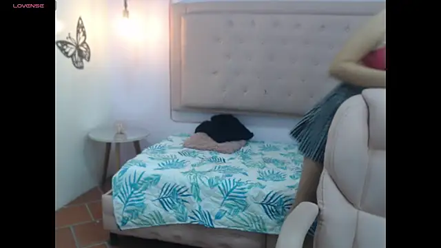 honnielane online show from February 14, 12:25 pm