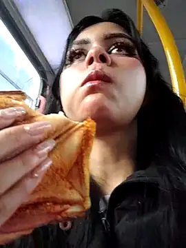 CHLOE ISABELL online show from March 21, 12:06 pm