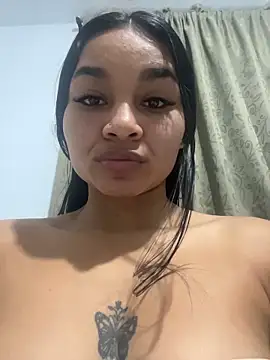 Snapshot of Lynda_Bonnie chatting on December 14, 3:01 am Lynda Bonnie online show from December 14, 3:01 am