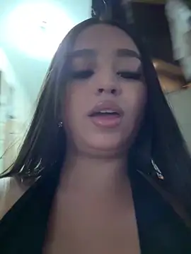 Snapshot of _JuliSweet_ chatting on November 24, 2:00 am JuliSweet online show from November 24, 2:00 am