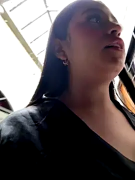 Snapshot of _JuliSweet_ chatting on November 24, 2:06 pm JuliSweet online show from November 24, 2:06 pm