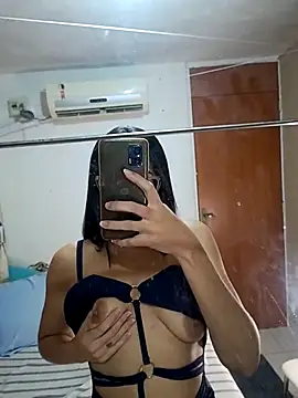 JuliaSalvaa online show from March 4, 6:18 pm