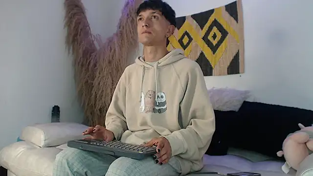 MaikyCooper online show from March 4, 4:06 am