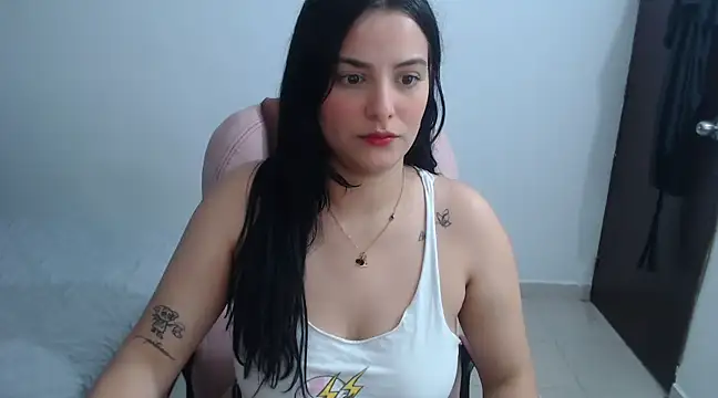 Snapshot of atenea_02_love chatting on February 27, 2:32 am atenea 02 love online show from February 27, 2:32 am