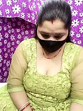 Snapshot of seetatiwari chatting on February 18, 9:54 am seetatiwari online show from February 18, 9:54 am