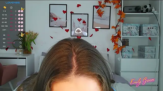 Snapshot of EmilyxxGraces chatting on March 13, 10:54 pm EmilyxxGraces online show from March 13, 10:54 pm