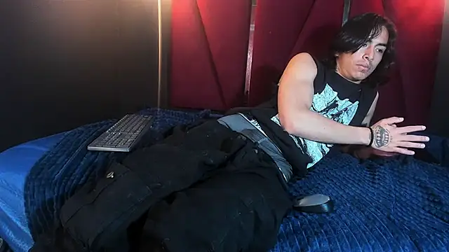 ParanoidTemptaion  online show from February 20, 3:41 pm