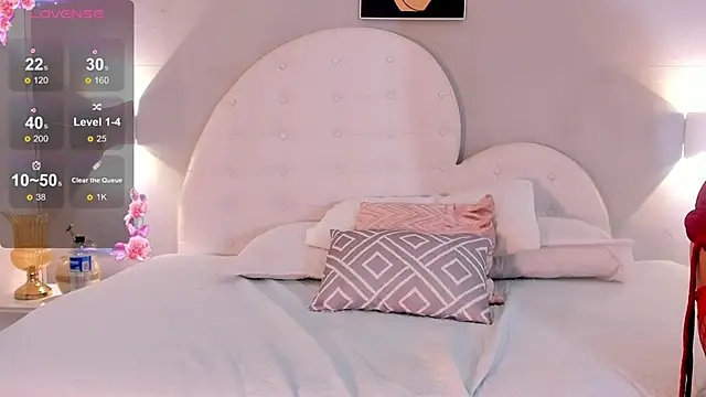 crisdegli  online show from February 24, 11:32 am