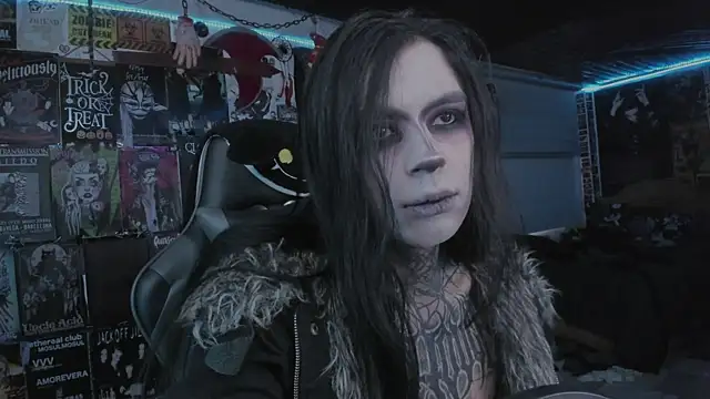 Snapshot of rotten_dreams chatting on December 19, 9:22 pm rotten dreams online show from December 19, 9:22 pm