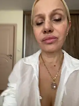 DeboraXporn online show from May 8, 6:52 am