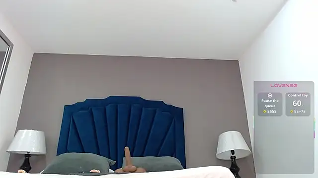 Snapshot of KatiaFosterr chatting on December 17, 2:34 pm KatiaFosterr online show from December 17, 2:34 pm