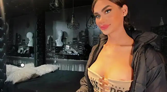 Snapshot of SoySabrinaThebest chatting on February 13, 1:29 am SoySabrinaThebest online show from February 13, 1:29 am