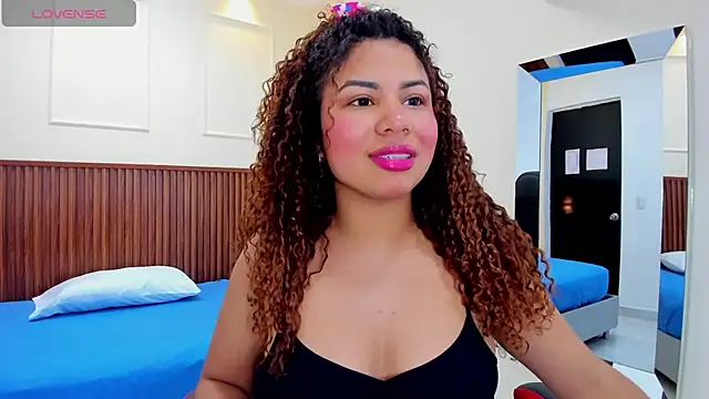 Snapshot of MELINAMARTINS chatting on February 20, 7:41 pm MELINAMARTINS online show from February 20, 7:41 pm