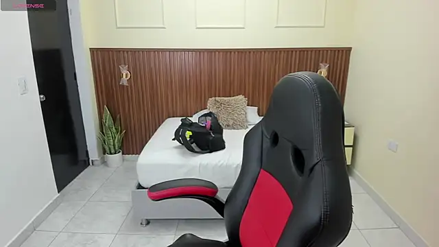 Snapshot of MELINAMARTINS chatting on November 25, 7:03 pm MELINAMARTINS online show from November 25, 7:03 pm