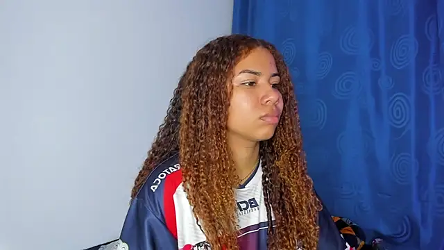 MELINAMARTINS online show from March 7, 9:12 pm