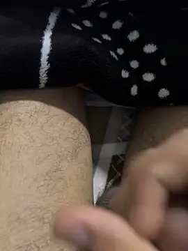 Snapshot of Hamza-Maroki chatting on February 17, 10:14 pm Hamza-Maroki online show from February 17, 10:14 pm