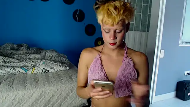 Snapshot of mchissexx chatting on November 23, 12:27 pm mchissexx online show from November 23, 12:27 pm