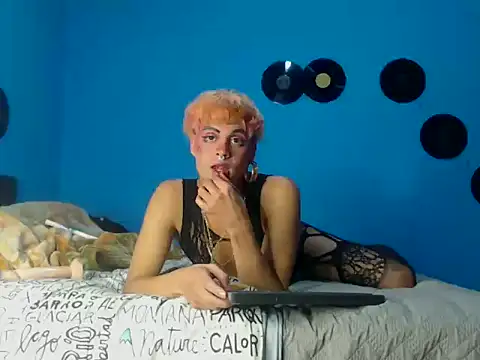 Snapshot of mchissexx chatting on November 30, 12:14 am mchissexx online show from November 30, 12:14 am