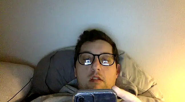 Snapshot of Milflover96 chatting on February 14, 4:47 am Milflover96 online show from February 14, 4:47 am