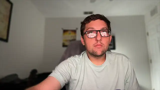 Snapshot of Milflover96 chatting on November 16, 12:27 am Milflover96 online show from November 16, 12:27 am