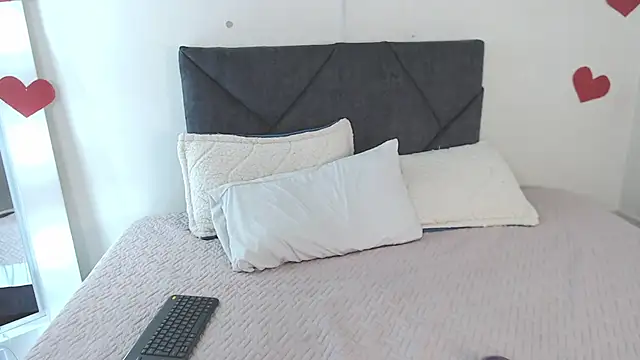 sara sharma  online show from February 23, 12:37 pm