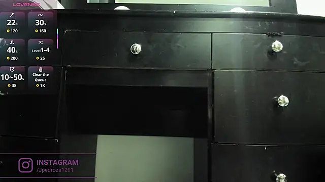 crystal beennz online show from December 5, 3:26 am