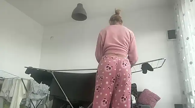 sarrah rossy online show from February 12, 1:37 pm