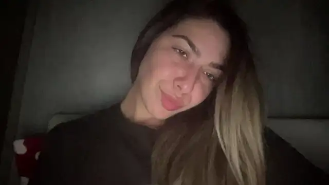 sarrah rossy online show from November 3, 9:38 pm