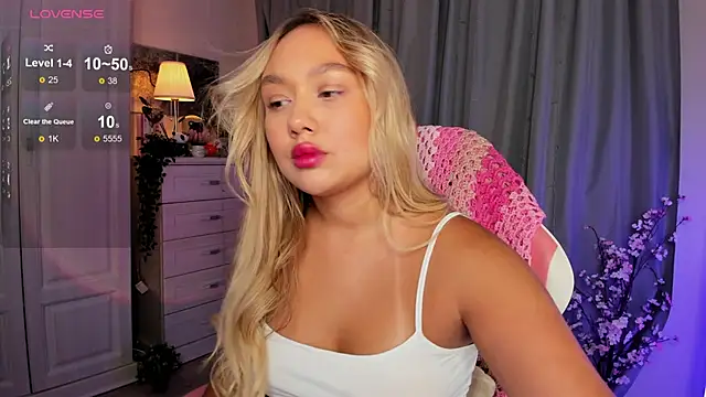 Snapshot of _Loneve__ chatting on October 12, 1:54 pm  Loneve   online show from October 12, 1:54 pm