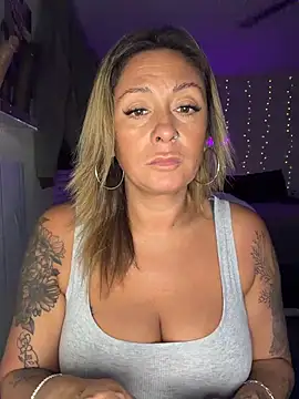 bossyroxy84 online show from November 16, 5:02 am