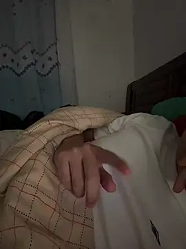 Snapshot of 0W00GIGi chatting on March 7, 1:40 pm 0W00GIGi online show from March 7, 1:40 pm