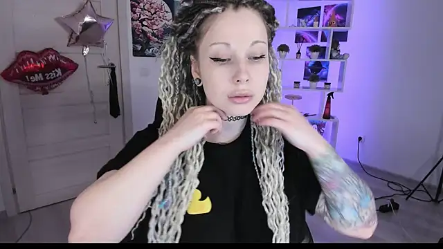 Snapshot of HoneySallyMoore chatting on September 28, 3:28 pm HoneySallyMoore online show from September 28, 3:28 pm