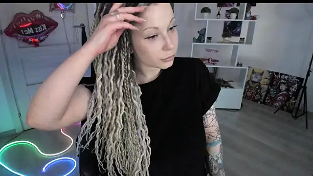 HoneySallyMoore online show from March 22, 3:04 pm