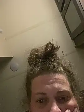 Snapshot of favoritestepsis chatting on September 19, 12:34 am favoritestepsis online show from September 19, 12:34 am