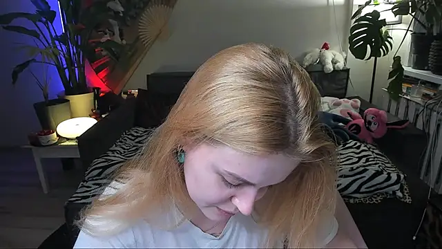 Alexa Pirs online show from March 29, 6:19 pm