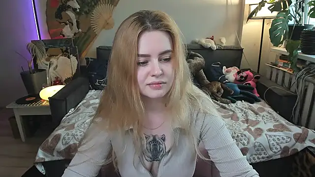 Alexa Pirs online show from April 24, 1:35 pm