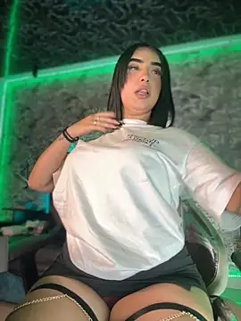 Snapshot of Scarlett-LS chatting on November 8, 2:34 am Scarlett-LS online show from November 8, 2:34 am