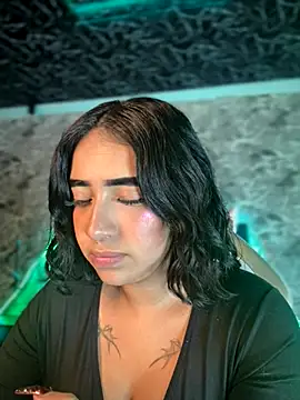 Snapshot of Scarlett-LS chatting on November 12, 2:12 am Scarlett-LS online show from November 12, 2:12 am