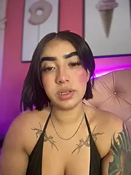 Snapshot of Scarlett-LS chatting on November 27, 2:24 am Scarlett-LS online show from November 27, 2:24 am