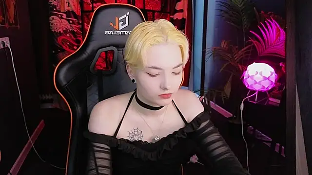 Akemi Sora  online show from March 9, 8:29 am