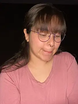 Snapshot of Solo_yoss chatting on November 10, 6:12 am Solo yoss online show from November 10, 6:12 am