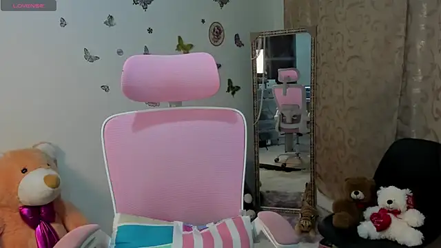 Snapshot of Hanna_latinaa chatting on November 24, 12:21 am Hanna latinaa online show from November 24, 12:21 am