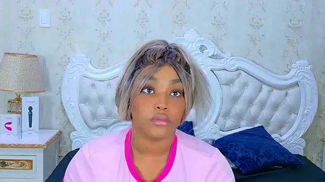 TianahGlow online show from November 28, 9:06 pm