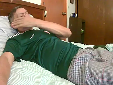 Snapshot of elver271@xh chatting on November 6, 4:24 am elver271xh online show from November 6, 4:24 am