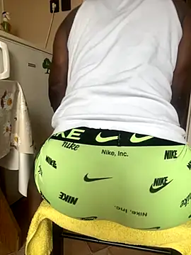 Snapshot of Budibudi5 chatting on October 28, 9:02 am Budibudi5 online show from October 28, 9:02 am