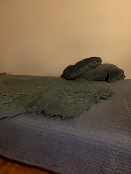 Snapshot of Budibudi5 chatting on November 8, 3:29 am Budibudi5 online show from November 8, 3:29 am