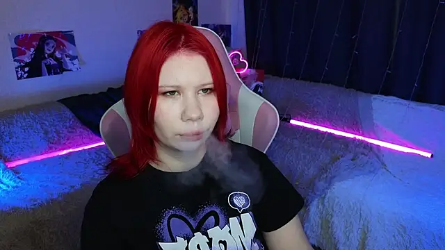 Little kitsune1707 online show from February 25, 4:14 am