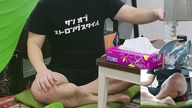 Snapshot of YARASERO-kun chatting on December 14, 7:47 am YARASERO-kun online show from December 14, 7:47 am